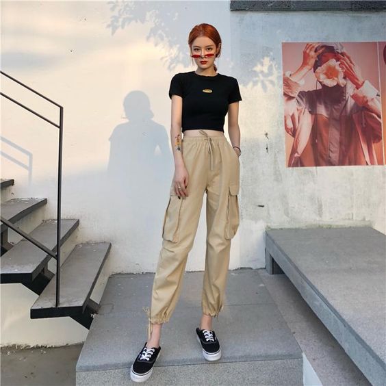 Cách tạo kiểu quần kaki để outfit bạn thu hút hơn